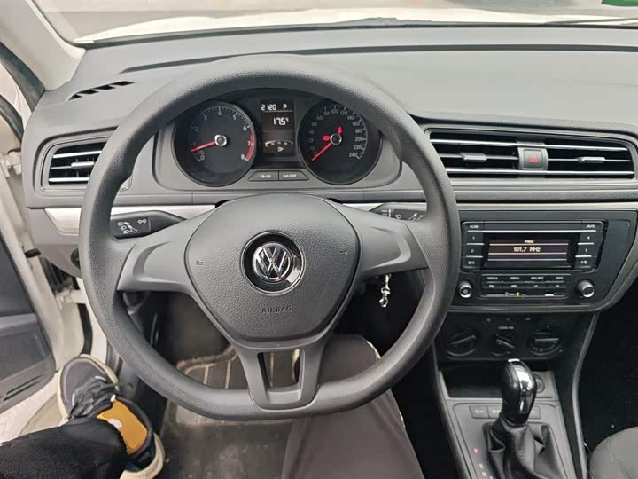 Фото 11 - Volkswagen Lavida