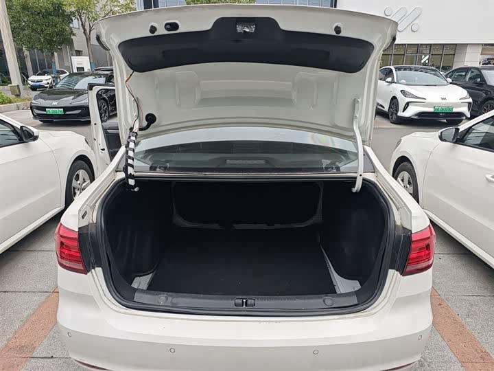 Фото 19 - Volkswagen Lavida