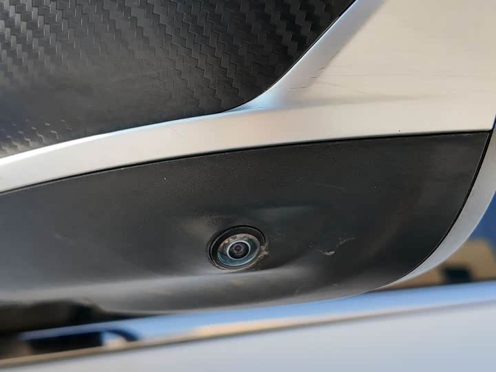 Фото 17 - Geely Coolray