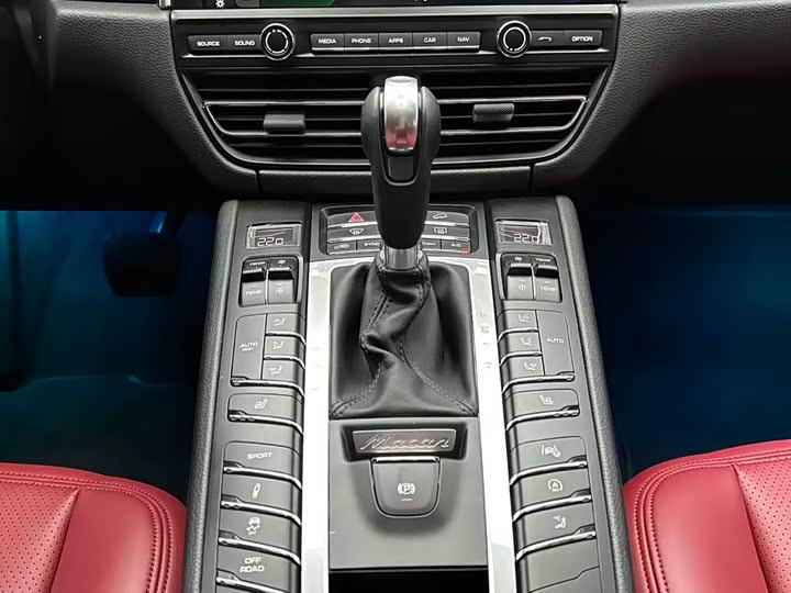 Фото 10 - Porsche Macan