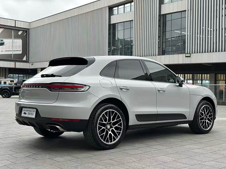 Фото 14 - Porsche Macan