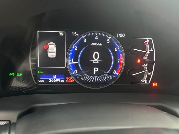 Фото 10 - Lexus ES