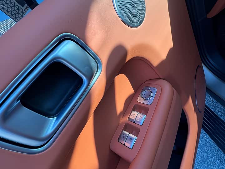 Фото 10 - LiXiang L9