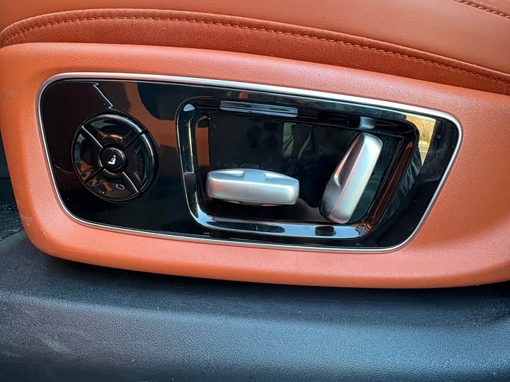 Фото 11 - LiXiang L9