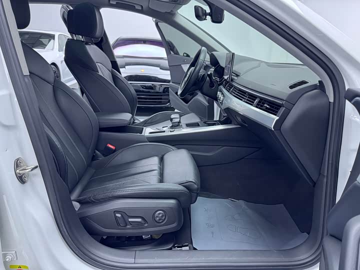 Фото 11 - Audi A4L