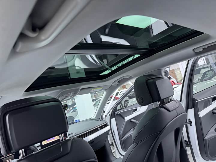 Фото 16 - Audi A4L