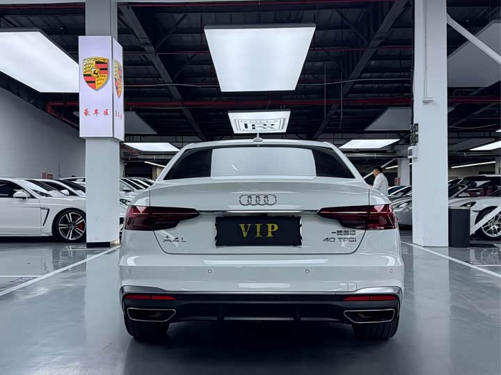 Фото 18 - Audi A4L