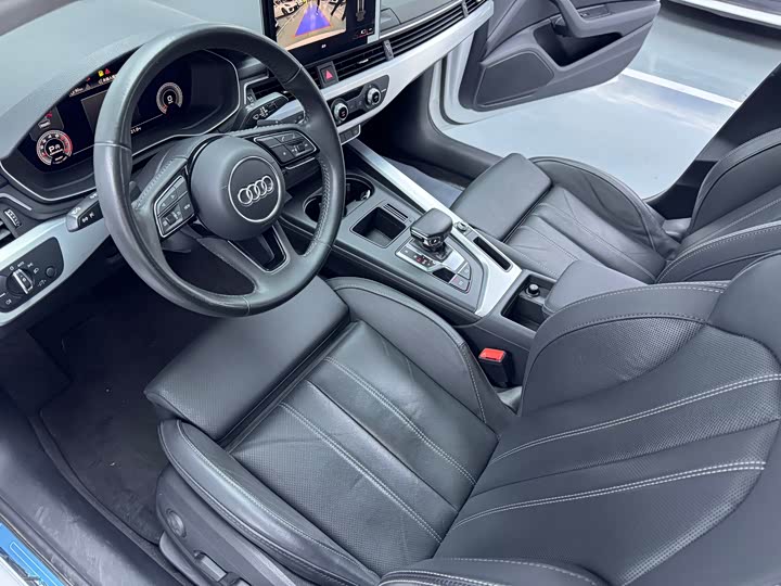 Фото 6 - Audi A4L
