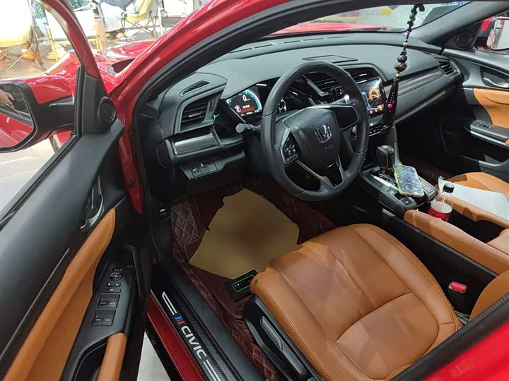 Фото 16 - Honda Civic