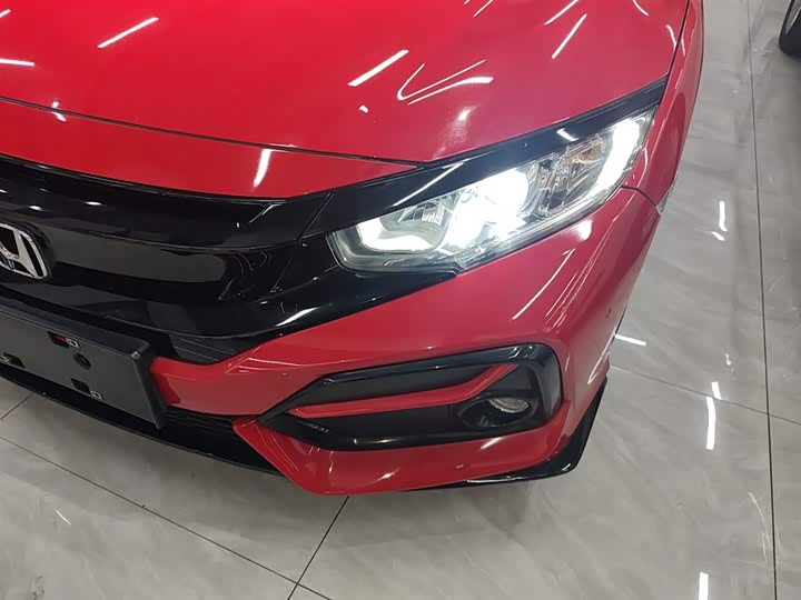 Фото 24 - Honda Civic