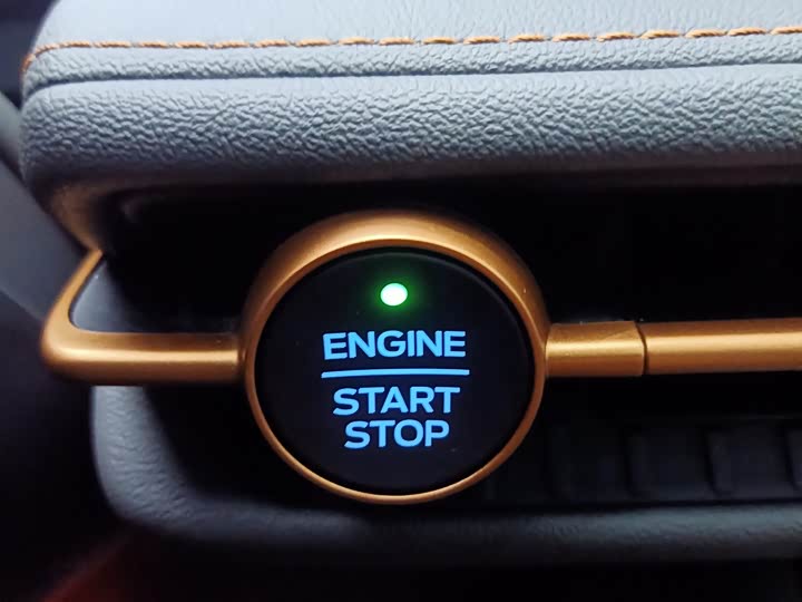 Фото 12 - Ford Edge