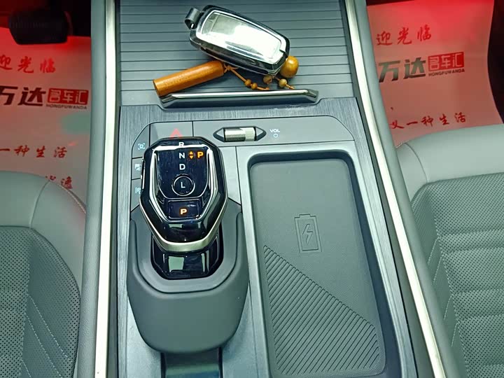 Фото 23 - Ford Edge