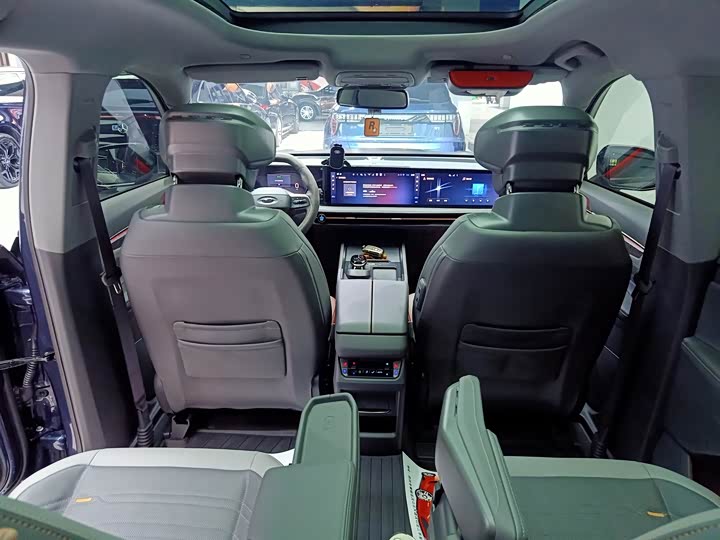 Фото 26 - Ford Edge