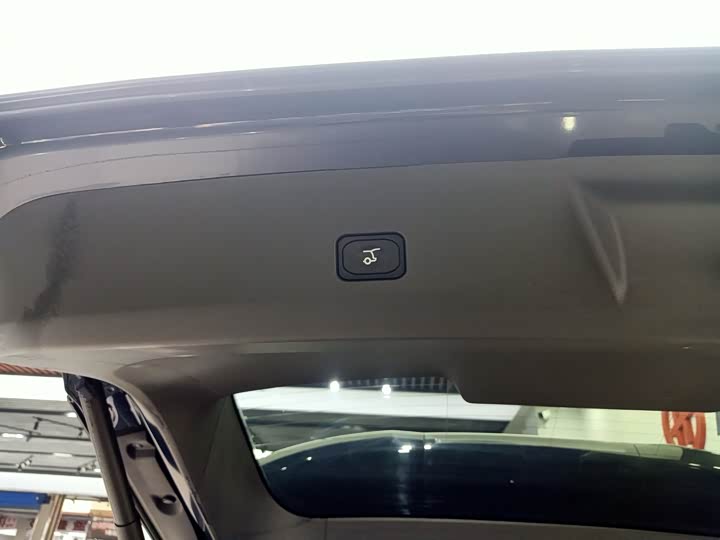 Фото 28 - Ford Edge