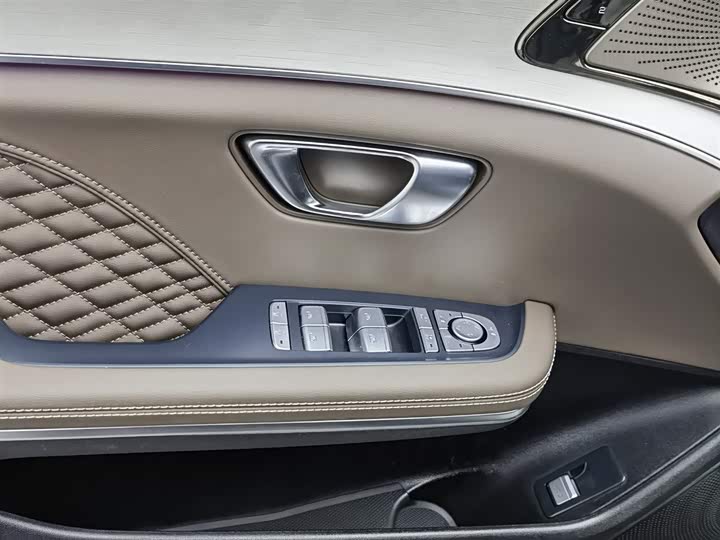 Фото 9 - BYD Han