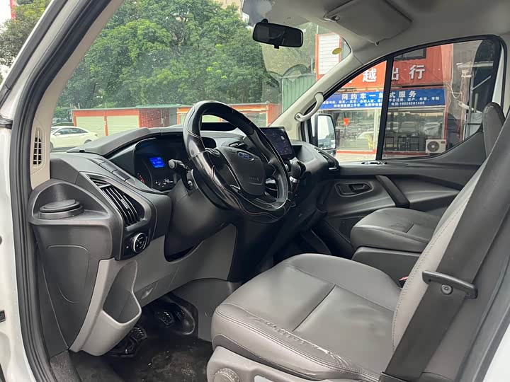 Фото 8 - Ford Transit