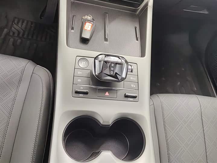 Фото 16 - BYD Qin Plus