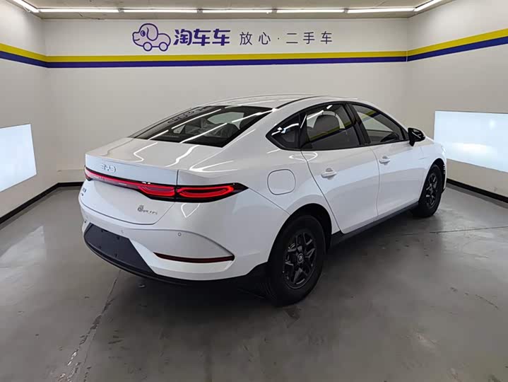 Фото 3 - BYD Qin Plus