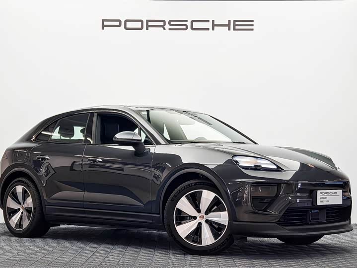 Фото 1 - Porsche Macan EV