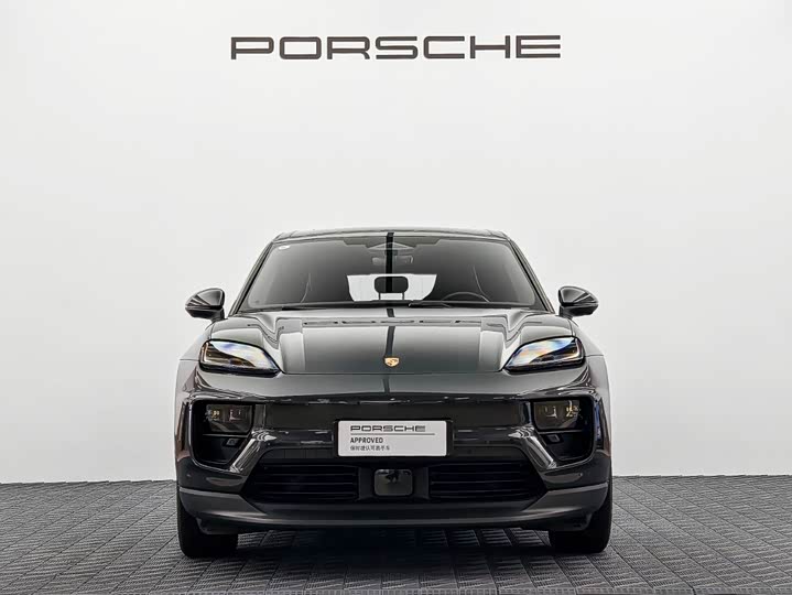 Фото 4 - Porsche Macan EV