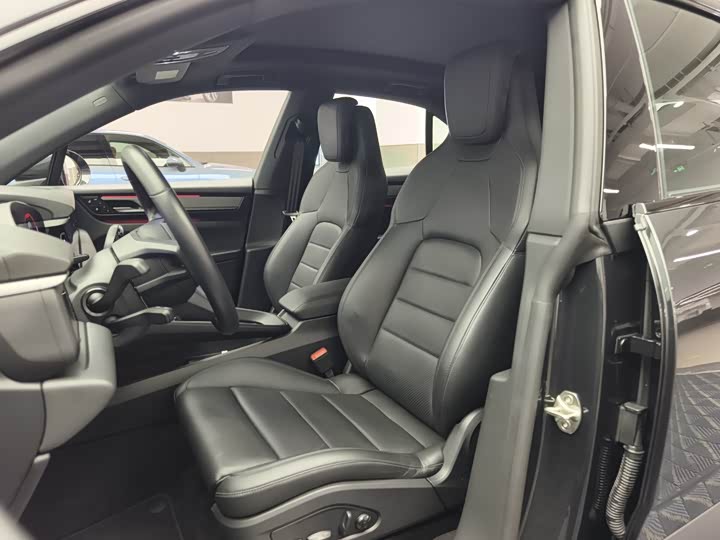 Фото 7 - Porsche Macan EV