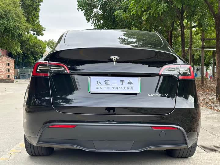 Фото 8 - Tesla Model Y