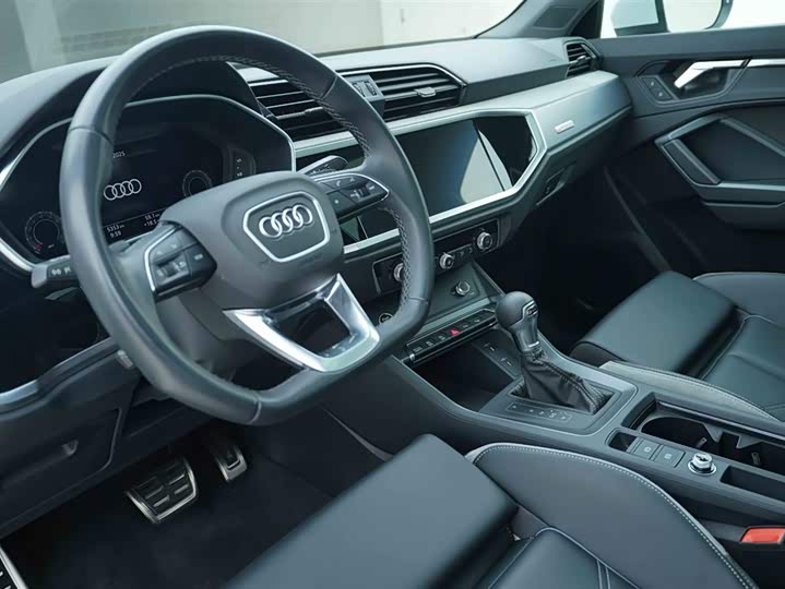 Фото 10 - Audi Q3