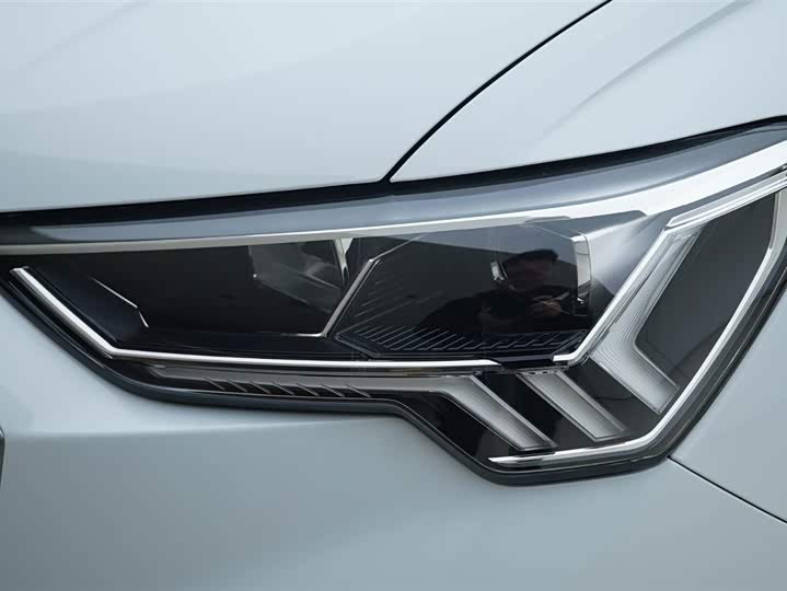 Фото 14 - Audi Q3