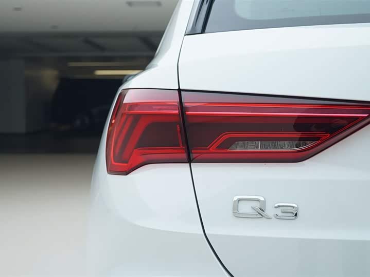 Фото 16 - Audi Q3