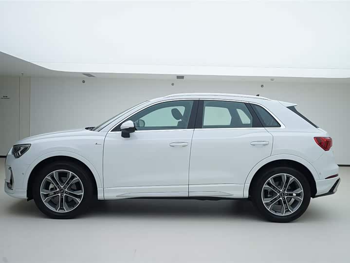 Фото 3 - Audi Q3