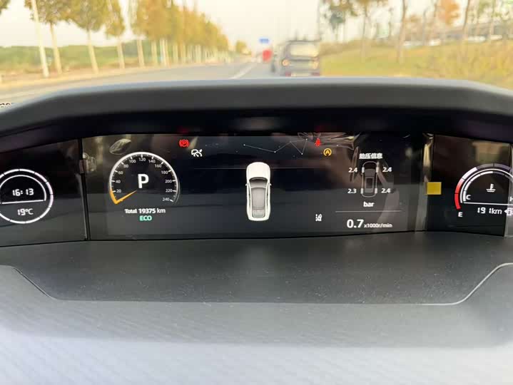 Фото 11 - Changan UNI-V