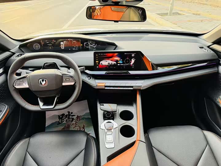 Фото 5 - Changan UNI-V