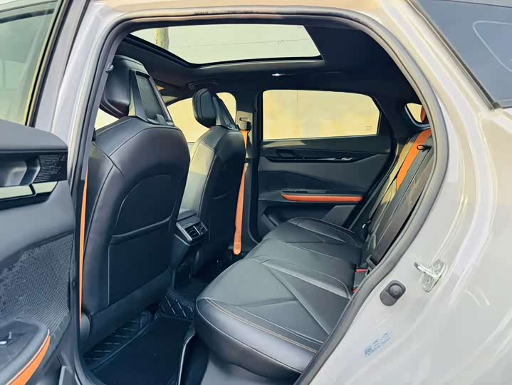 Фото 6 - Changan UNI-V