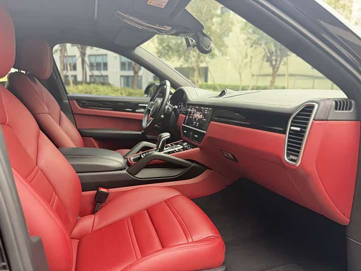 Фото 10 - Porsche Cayenne