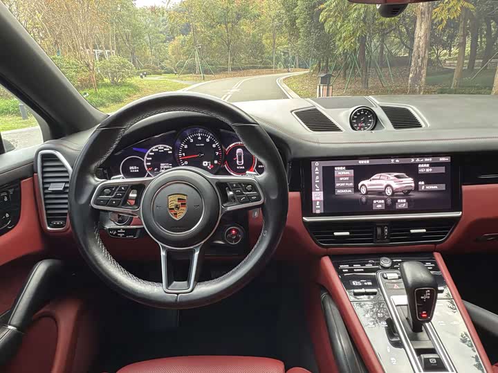 Фото 7 - Porsche Cayenne