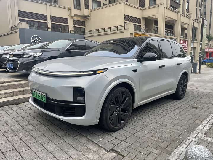 Фото 1 - LiXiang L8