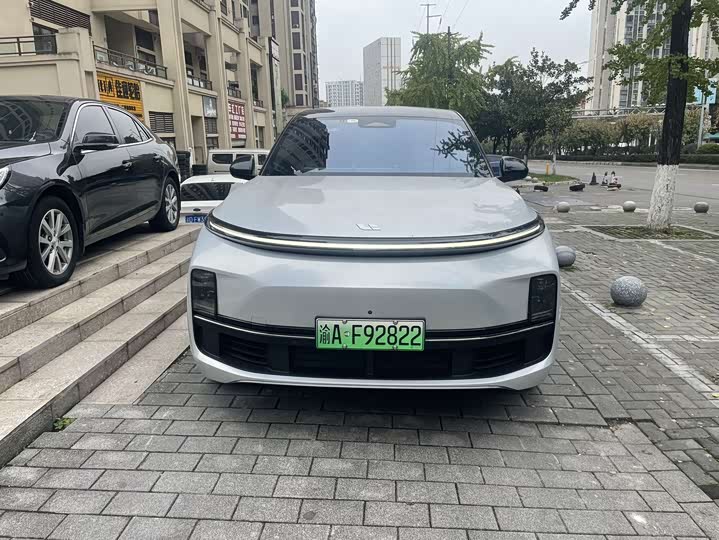 Фото 2 - LiXiang L8