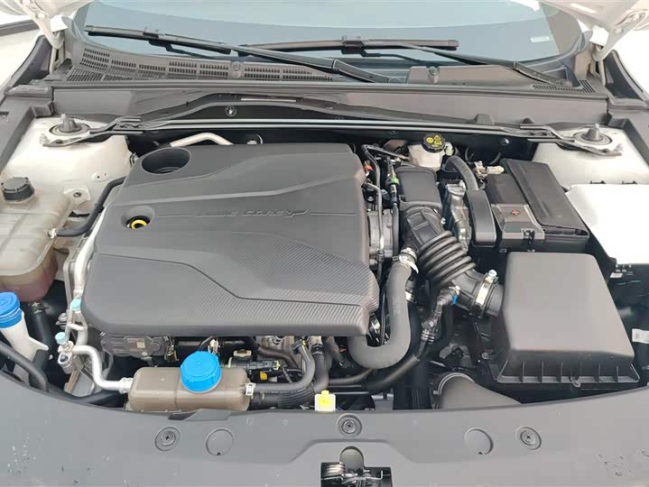 Фото 10 - Changan UNI-V