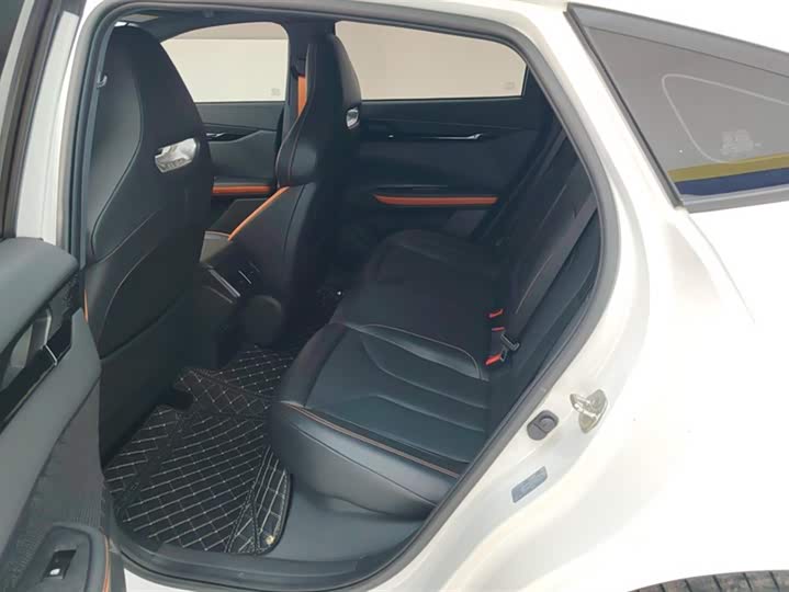 Фото 11 - Changan UNI-V