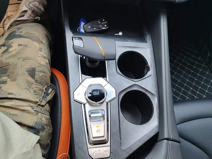 Фото 16 - Changan UNI-V