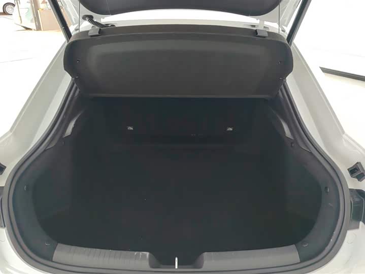 Фото 4 - Changan UNI-V