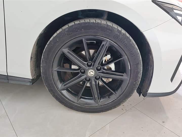 Фото 6 - Changan UNI-V