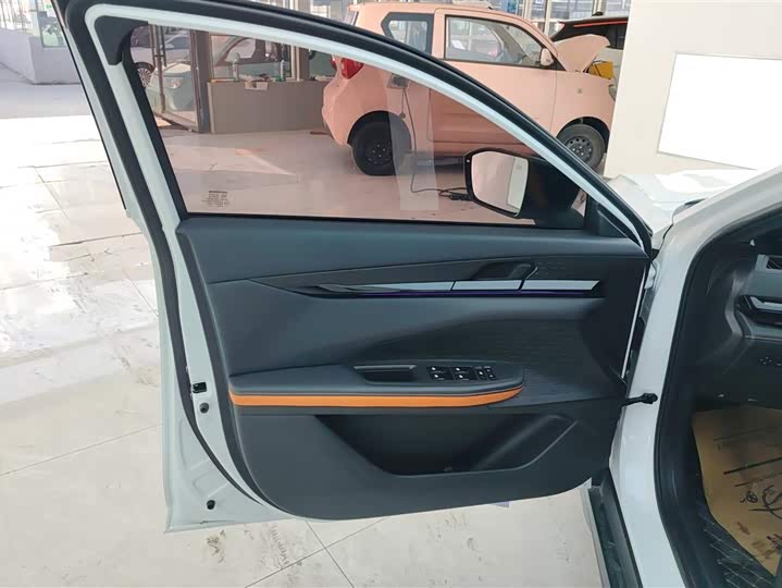 Фото 7 - Changan UNI-V