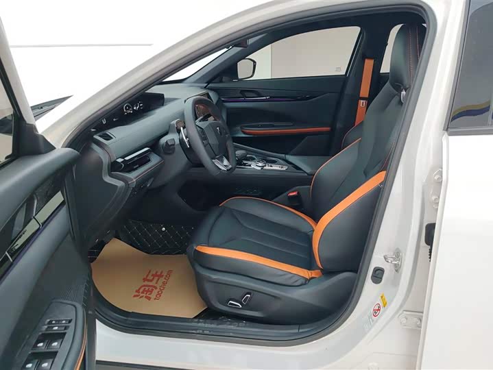 Фото 9 - Changan UNI-V