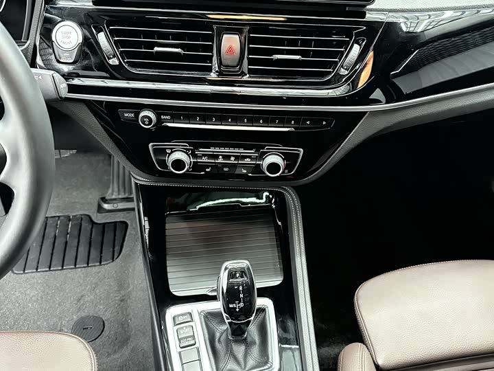 Фото 14 - BMW 1 Series