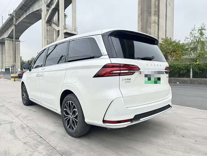 Фото 5 - Roewe iMax 8 EV