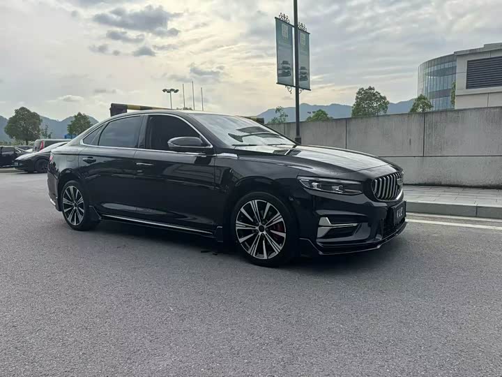 Фото 3 - Geely Preface