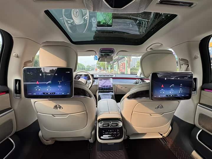 Фото 4 - Mercedes-Benz Maybach S-Class