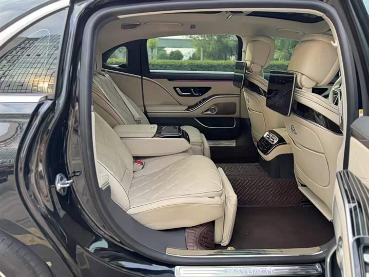 Фото 5 - Mercedes-Benz Maybach S-Class