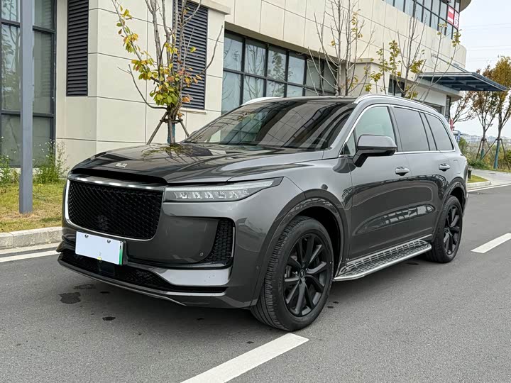 Фото 1 - LiXiang One